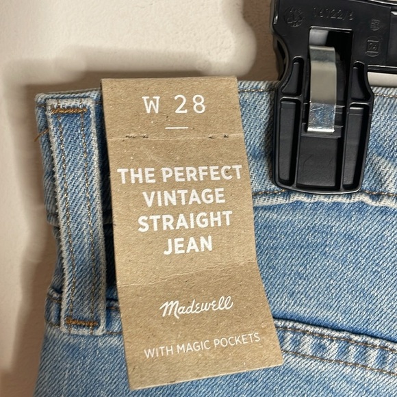 SOLD Madewell | Women’s The Perfect Vintage Straight Jeans Distressed Light - Picture 6 of 8